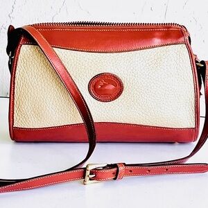 VINTAGE DOONEY & BOURKE FARMHOUSE COTTAGE BEIGE TAUPE/TAN TRIM CROSSBODY